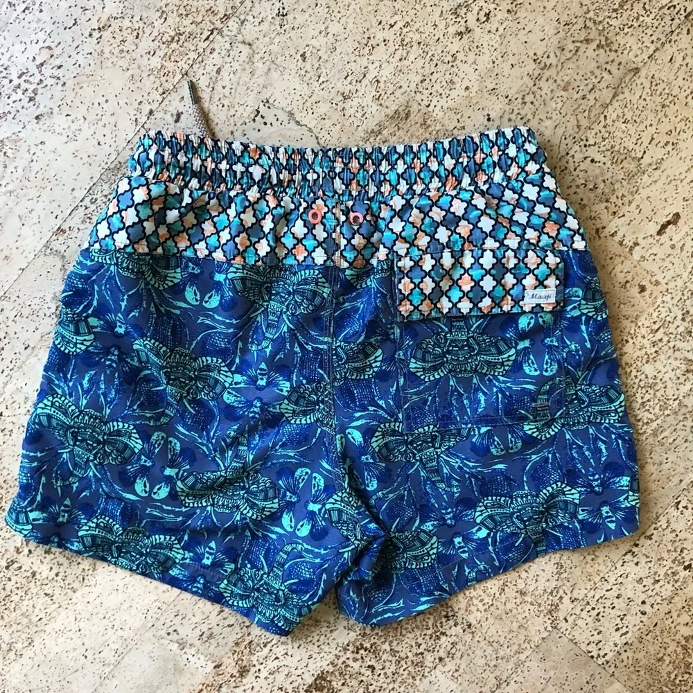 MAAJI Men’s Elephant & Diamond Lined Swim Trunks Size Small
